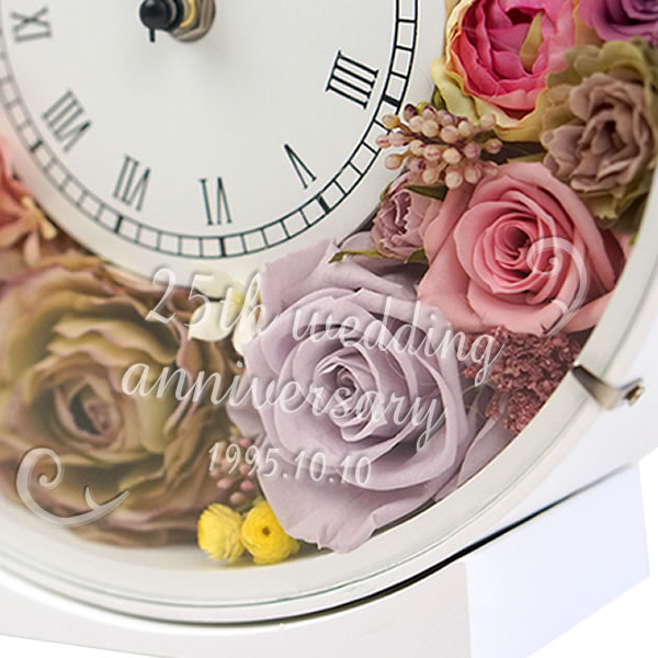 オプションでお祝いの言葉を刻むプリザーブドフラワー花時計
