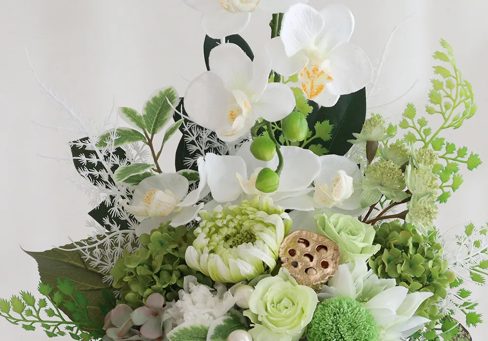 お悔やみ・お供えのお花を贈る