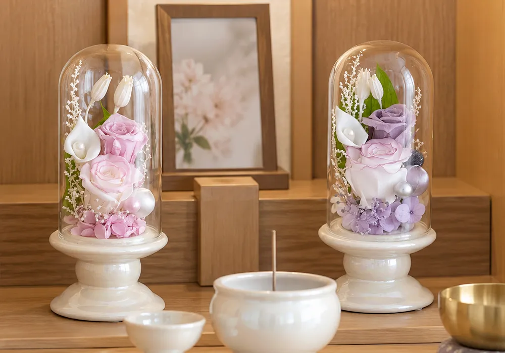 故人を想って選ぶ2色のお花