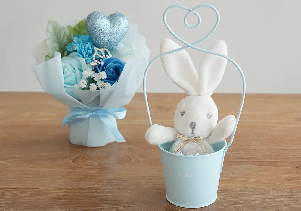 ハートブリキは小物入れにも